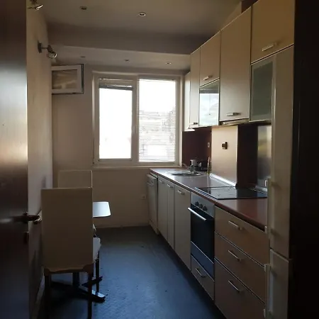 Vava9 Near Vitosha Center - Only Private Rooms Homestay Sofia